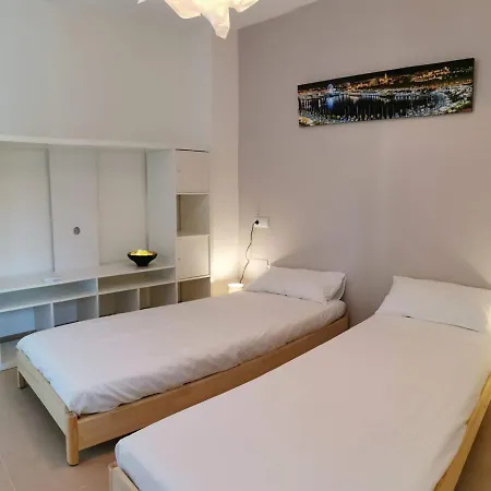 La Perla Cruise On Private Beach, Modern With Aircon & Wifi Διαμέρισμα *